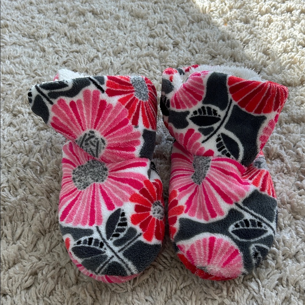 Vera Bradley Pink and Gray slippers